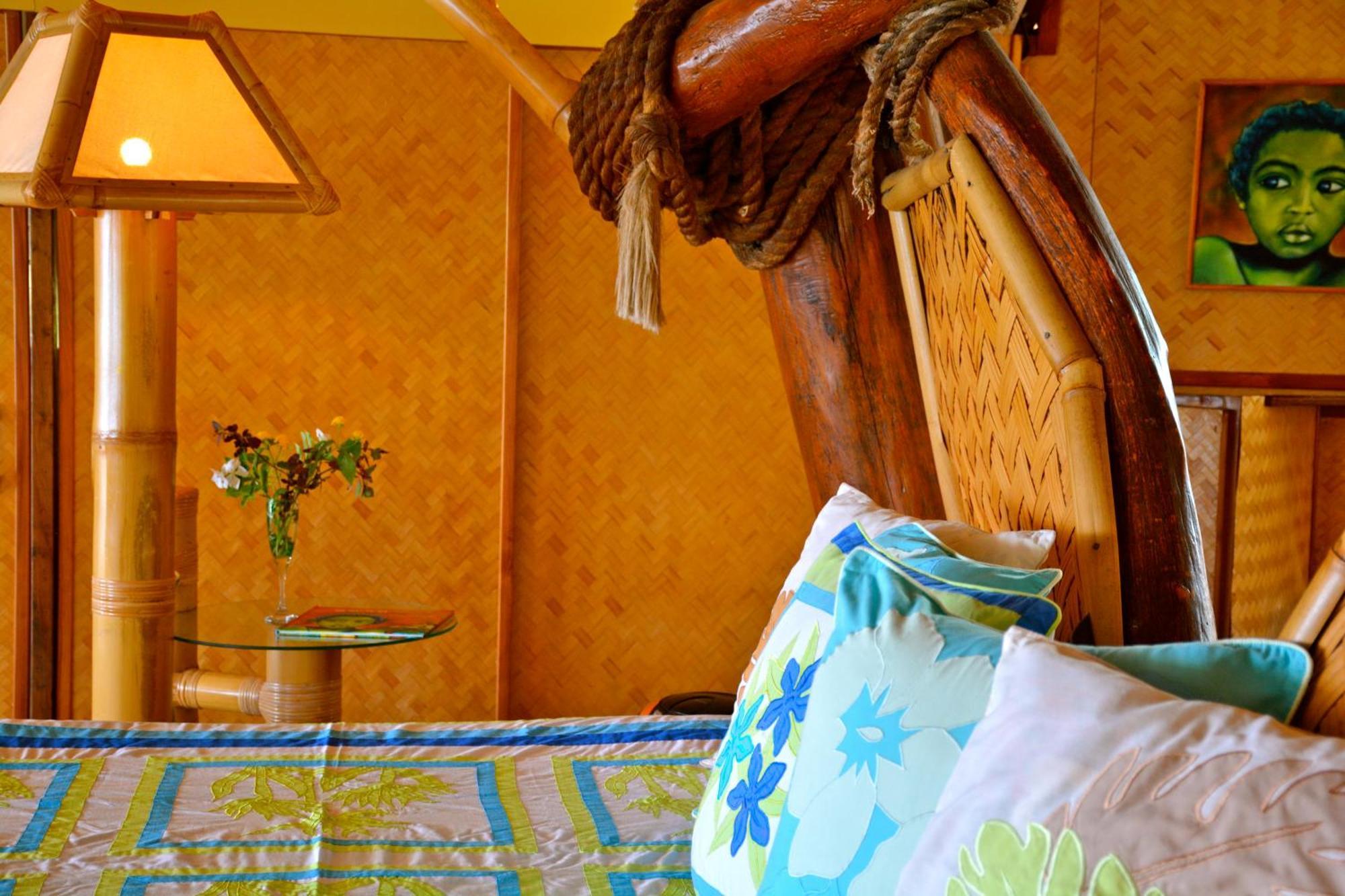 Te Ora Hau Ecolodge Afareaitu Стая снимка