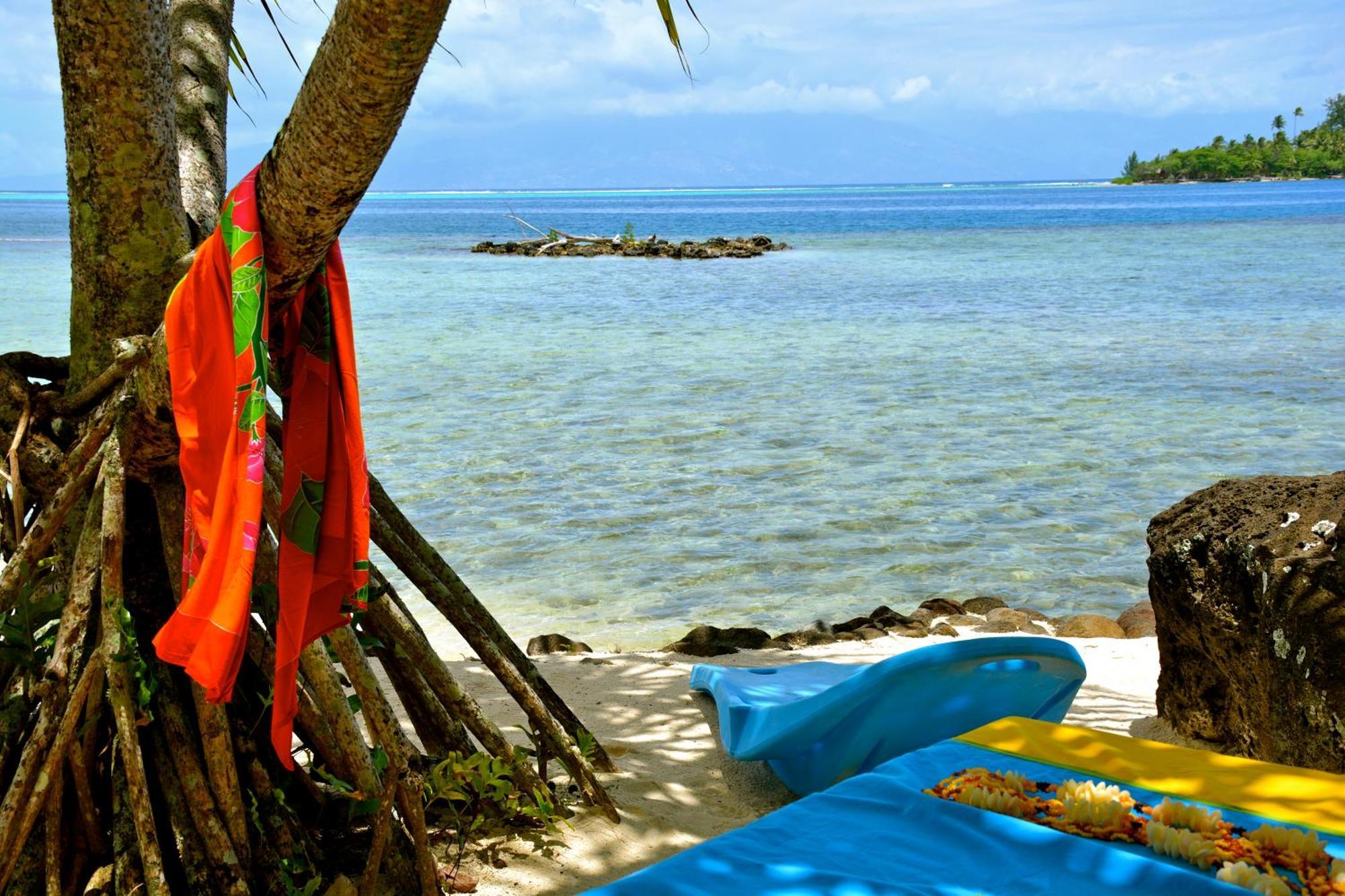 Te Ora Hau Ecolodge Afareaitu Стая снимка